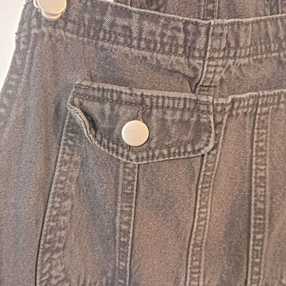 Black Denim Shortalls Women's 15-17 Juniors Faded Back Buckle Belt Loops - Picture 3 of 10